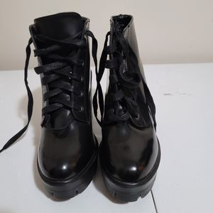 Bamboo faux patent, lug sole block heel boot sz 10